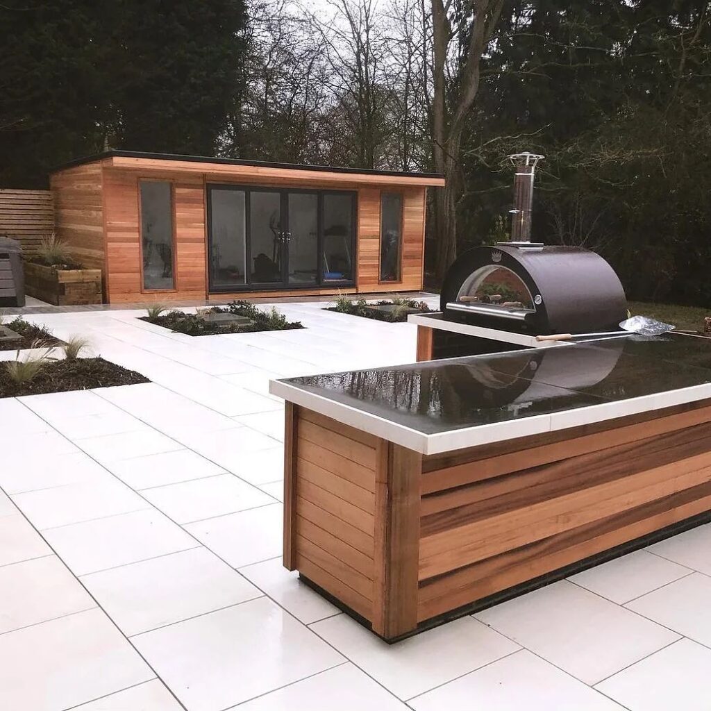 Crusoe Bespoke Garden Gym in Nottinghamshire