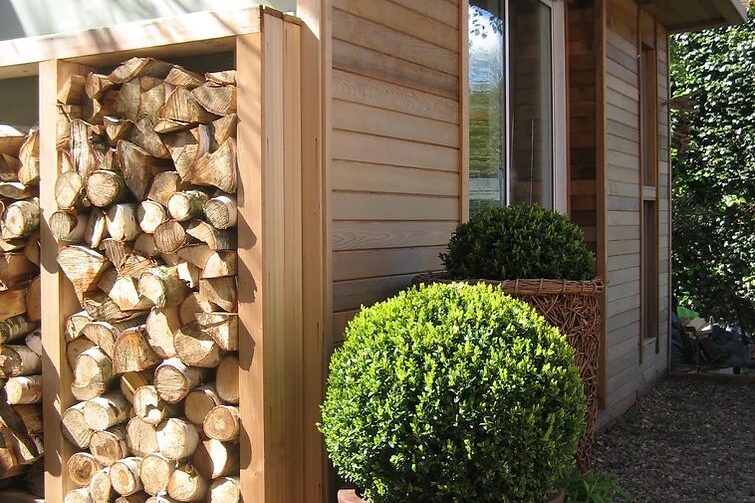 Side view of The Crusoe Cabin